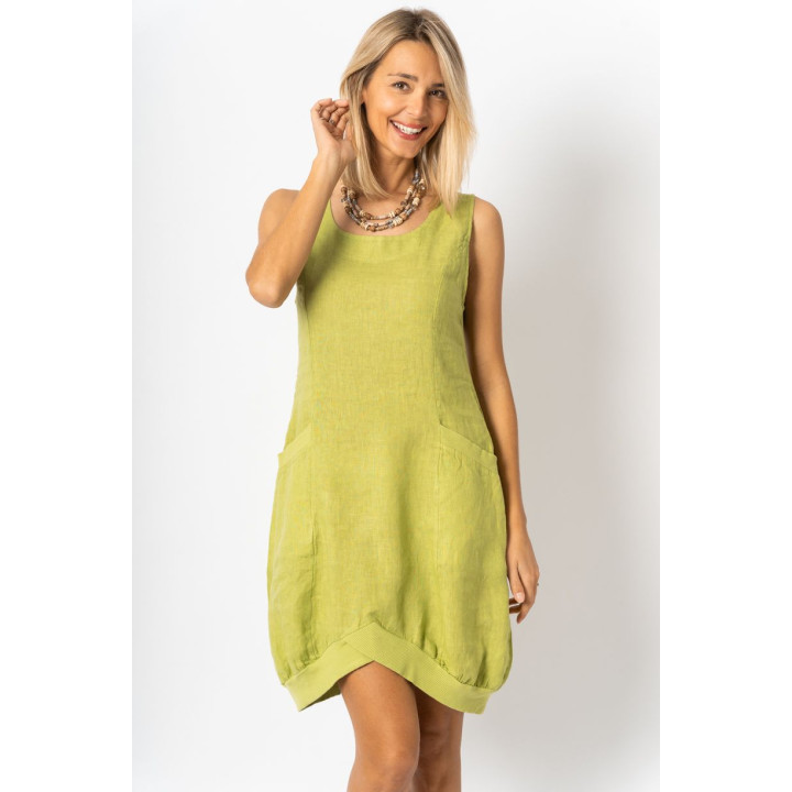Short dress big pockets by wholesaler Look Mode USA.